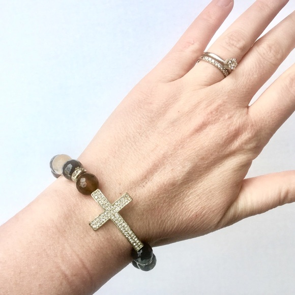 Agate (faux) Beaded Bracelet - Picture 2 of 3